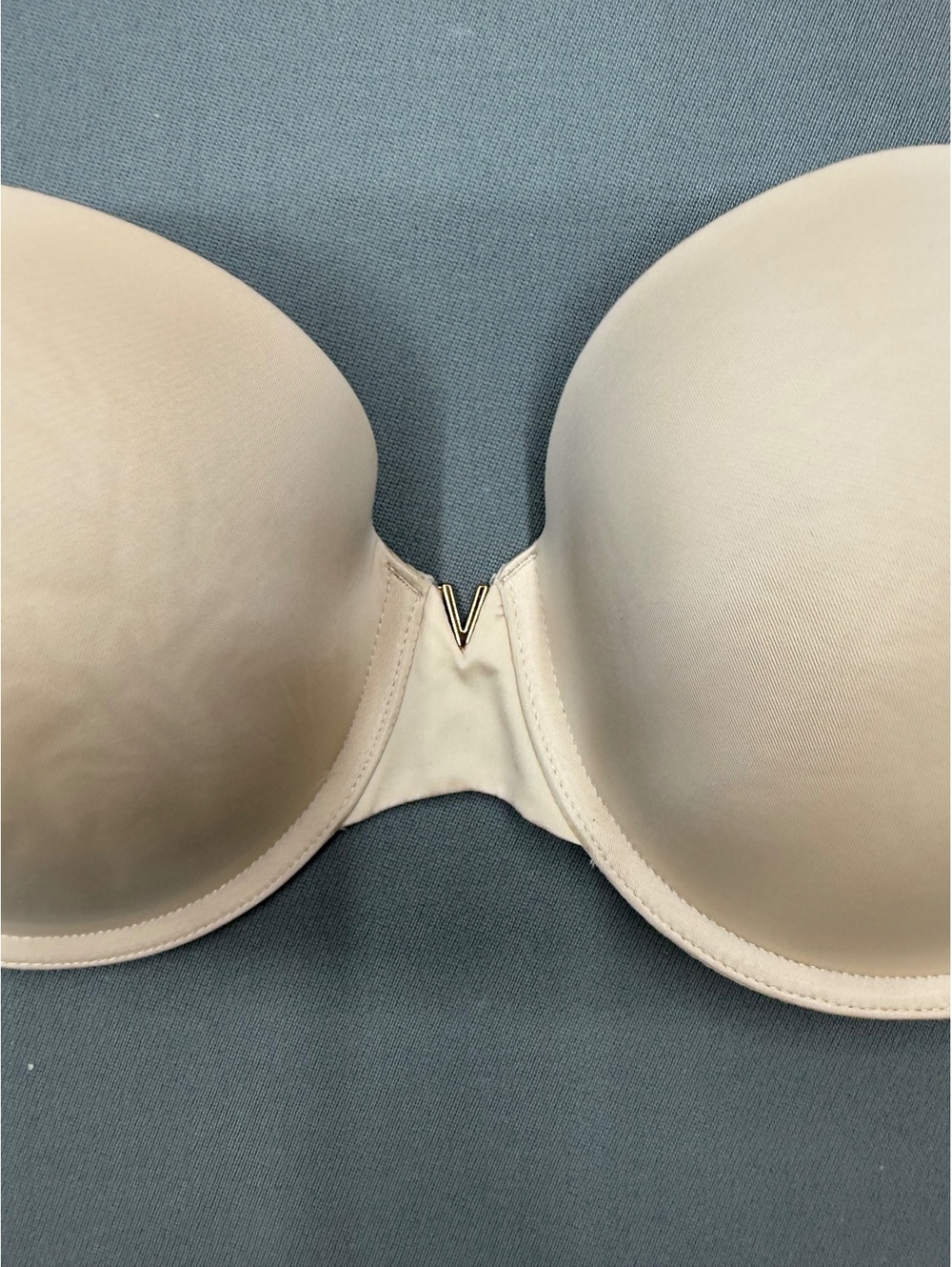 Victoria's Secret Strapless Beige Multiway Bra 34DDD